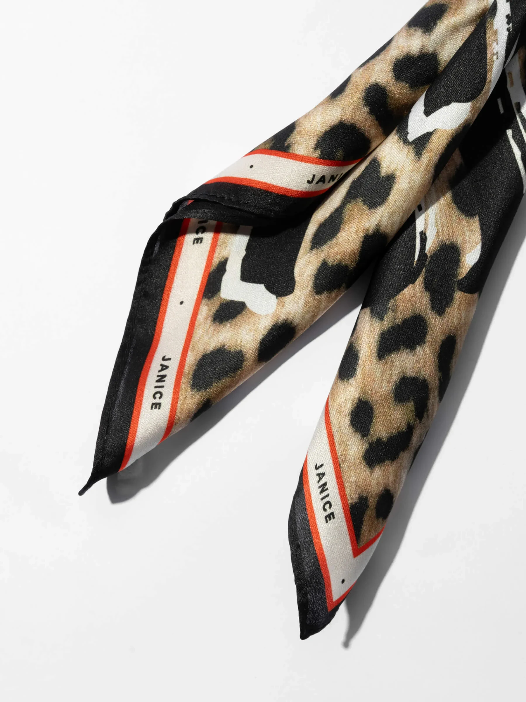 Bag Charm Zijden Sjaal Dames Effron Panterprint Bruin