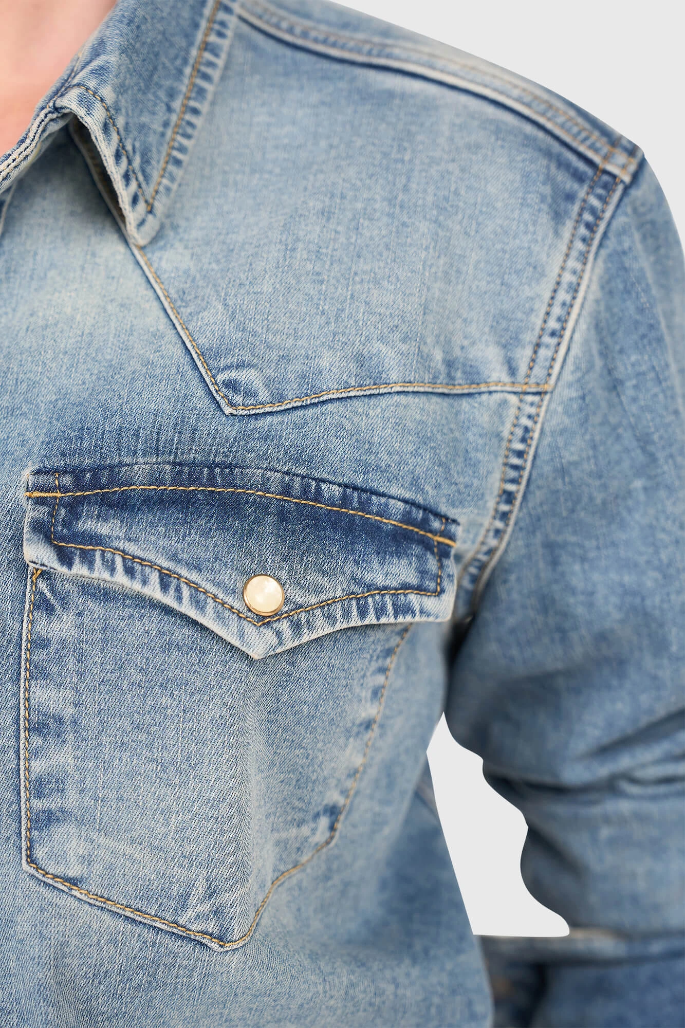 Levi Blauw 328