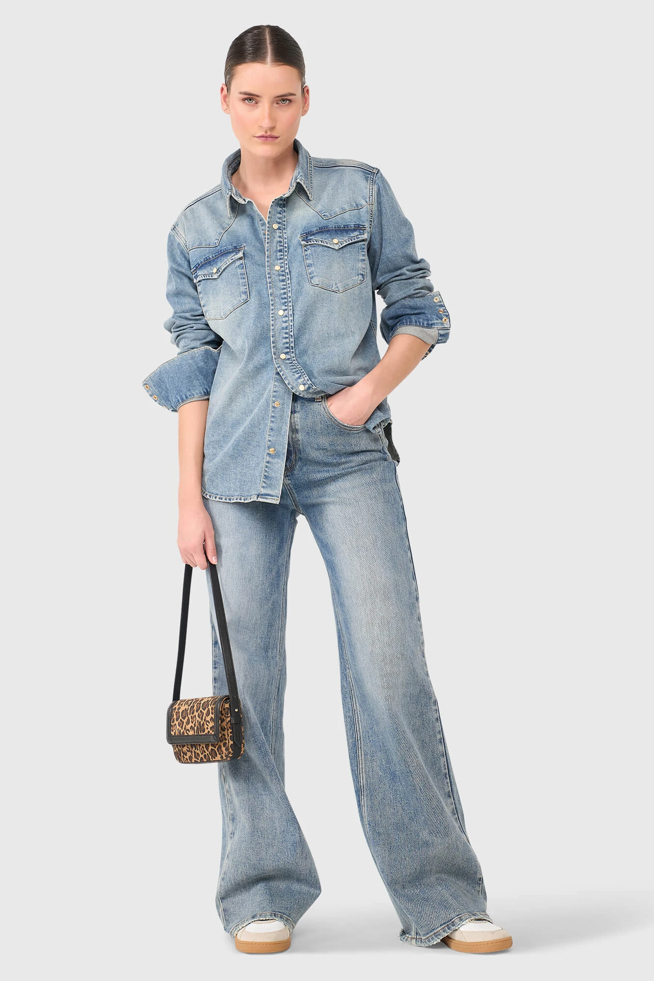 Levi Blauw 328