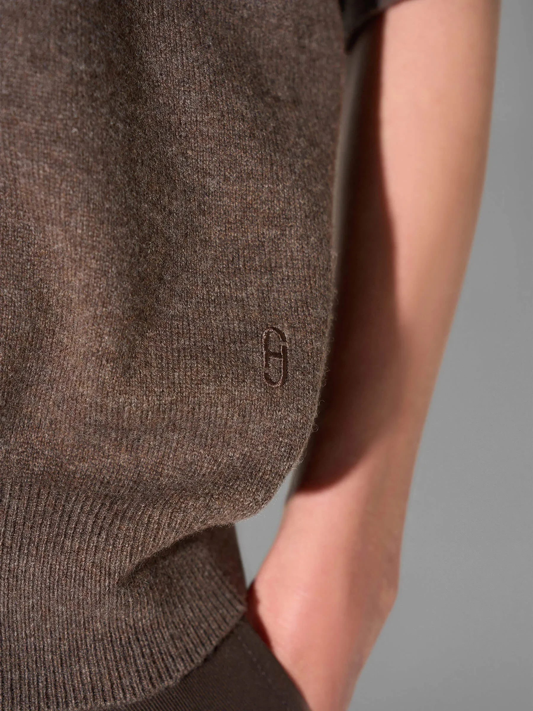 Cashmere Dames Trui V Hals Romeo Bruin