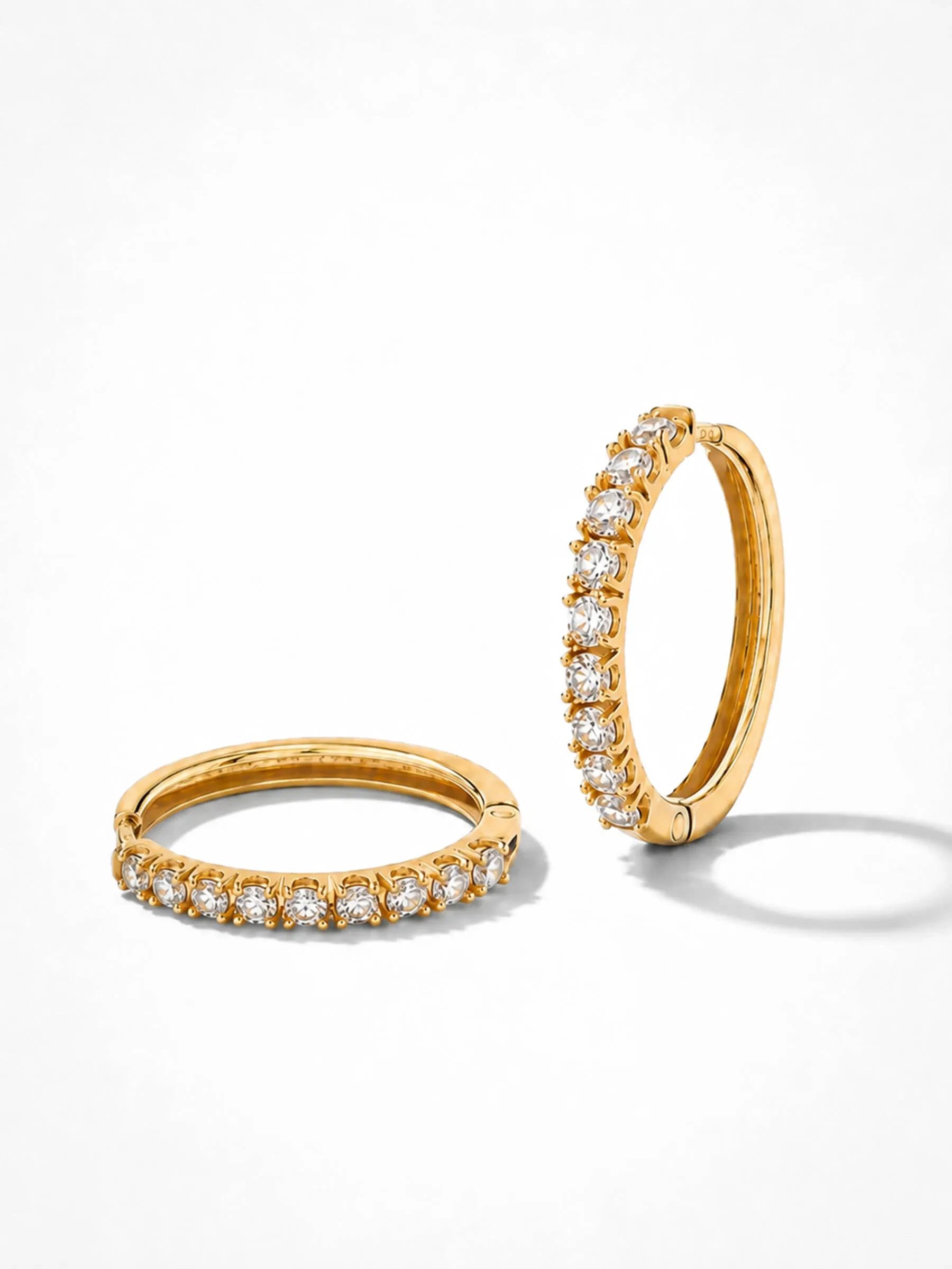 Gouden Oorbellen Huggy Loops Zirkonia Copain Medium