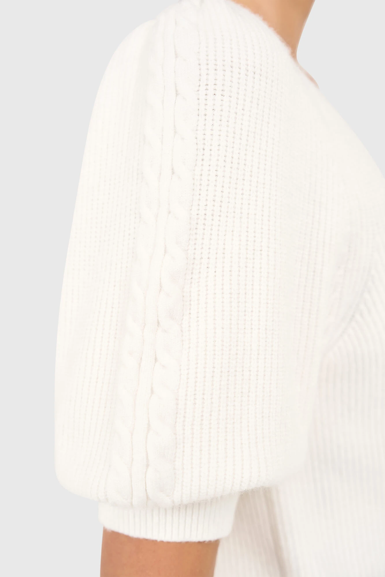 Vic Trui Off White